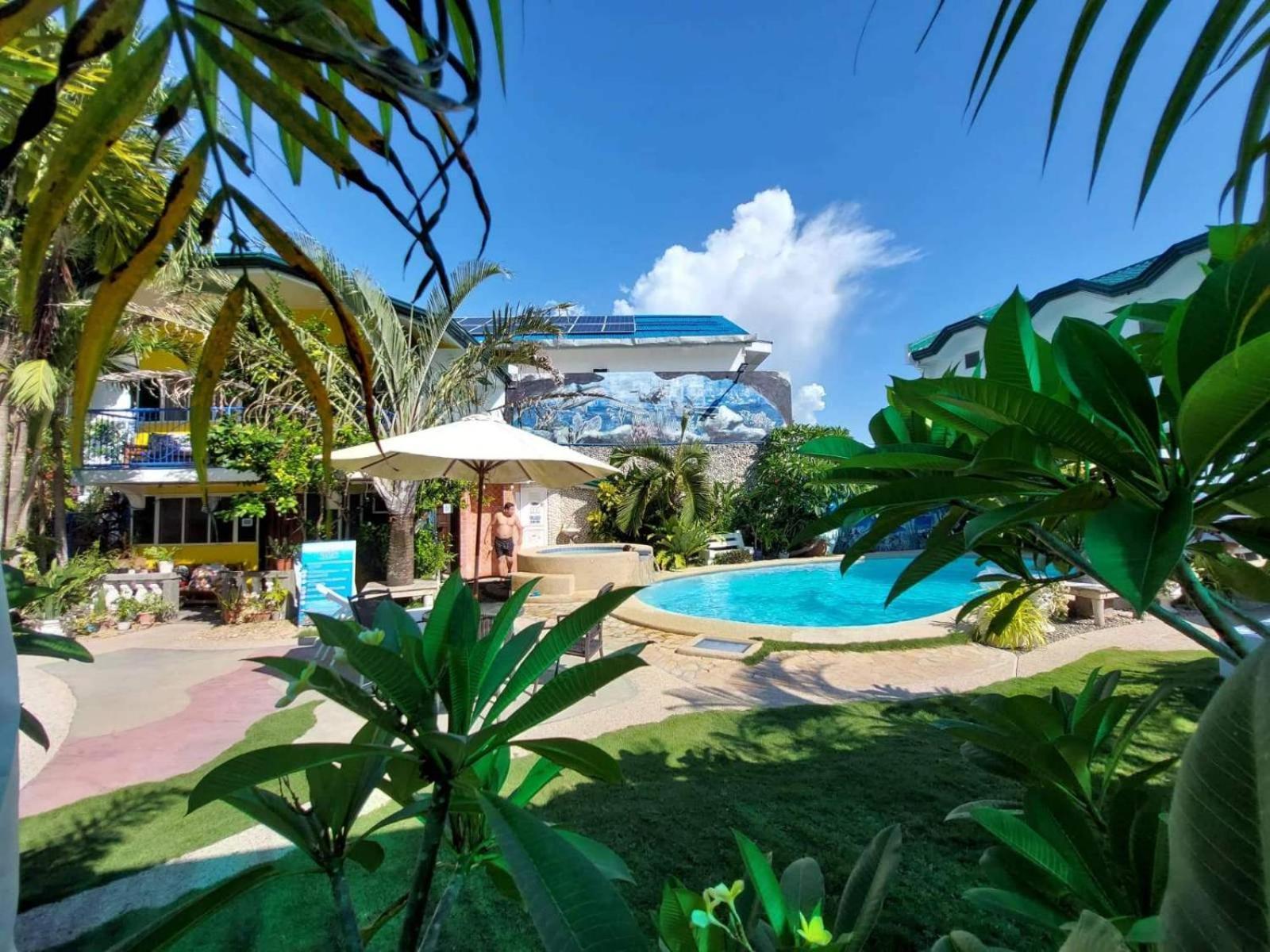 Love'S Beach & Dive Resort 몰볼 외부 사진