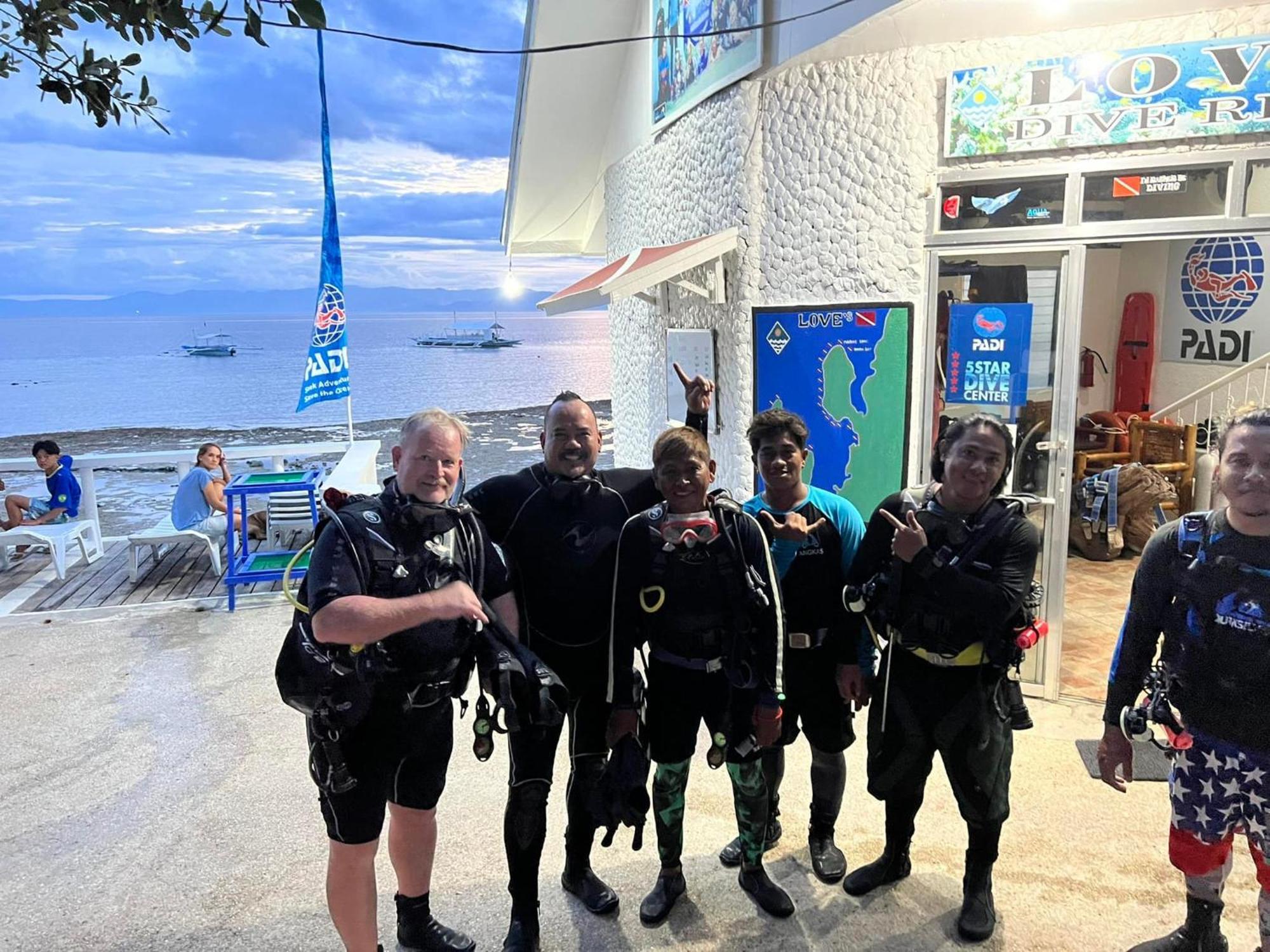 Love'S Beach & Dive Resort 몰볼 외부 사진
