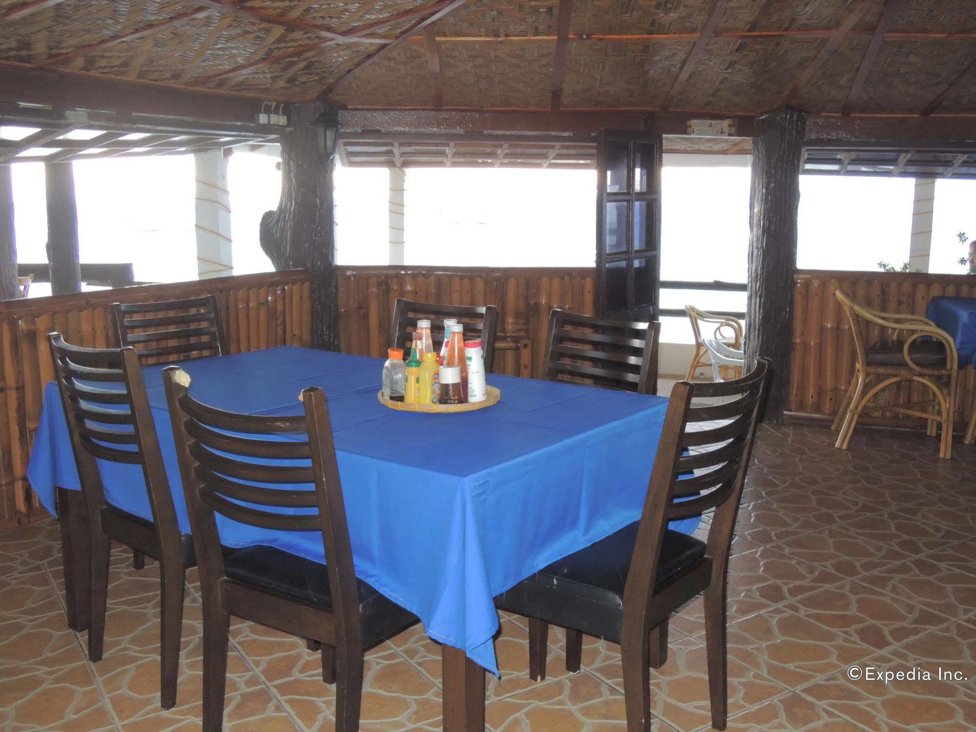 Love'S Beach & Dive Resort 몰볼 외부 사진