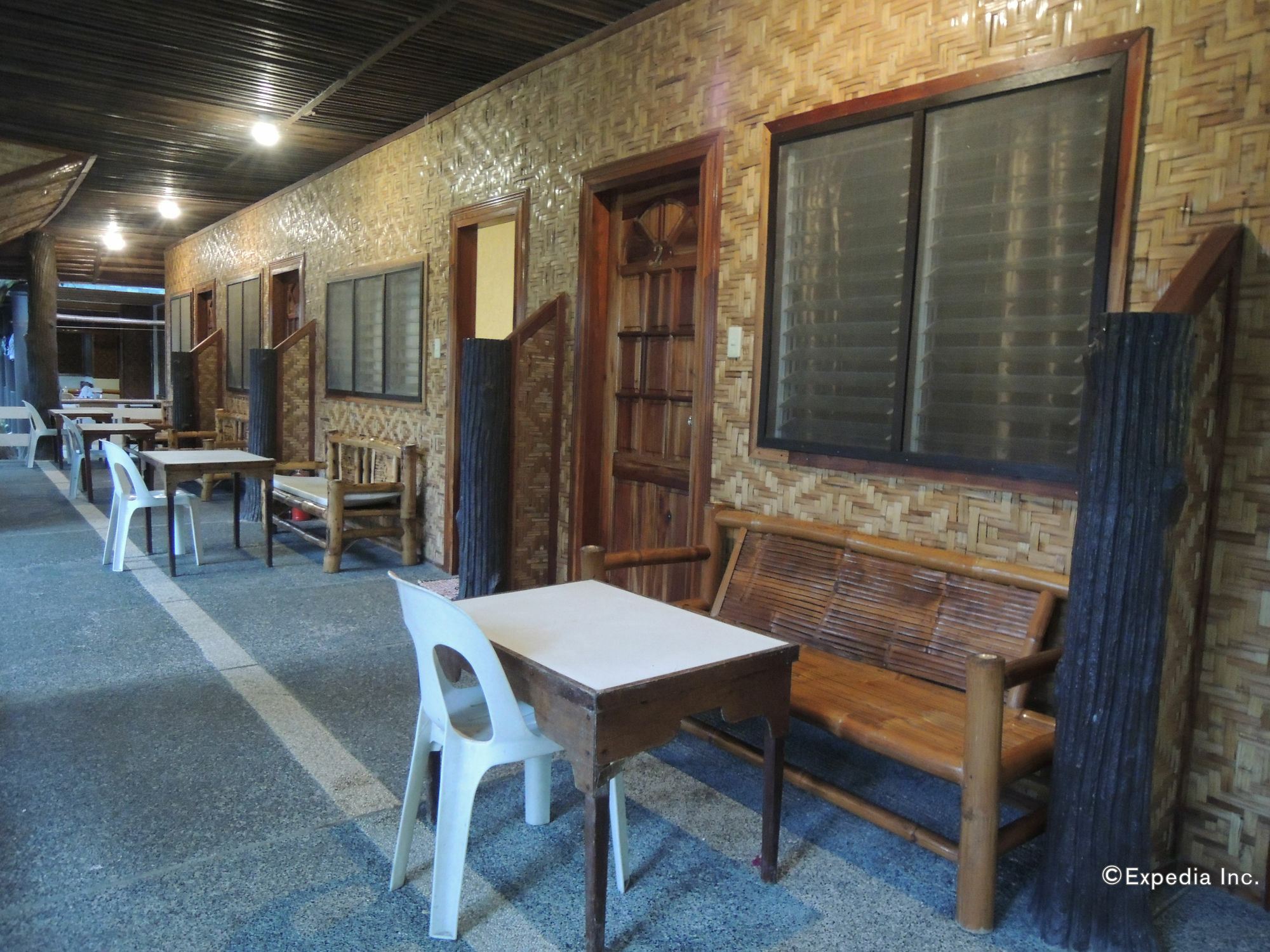 Love'S Beach & Dive Resort 몰볼 외부 사진