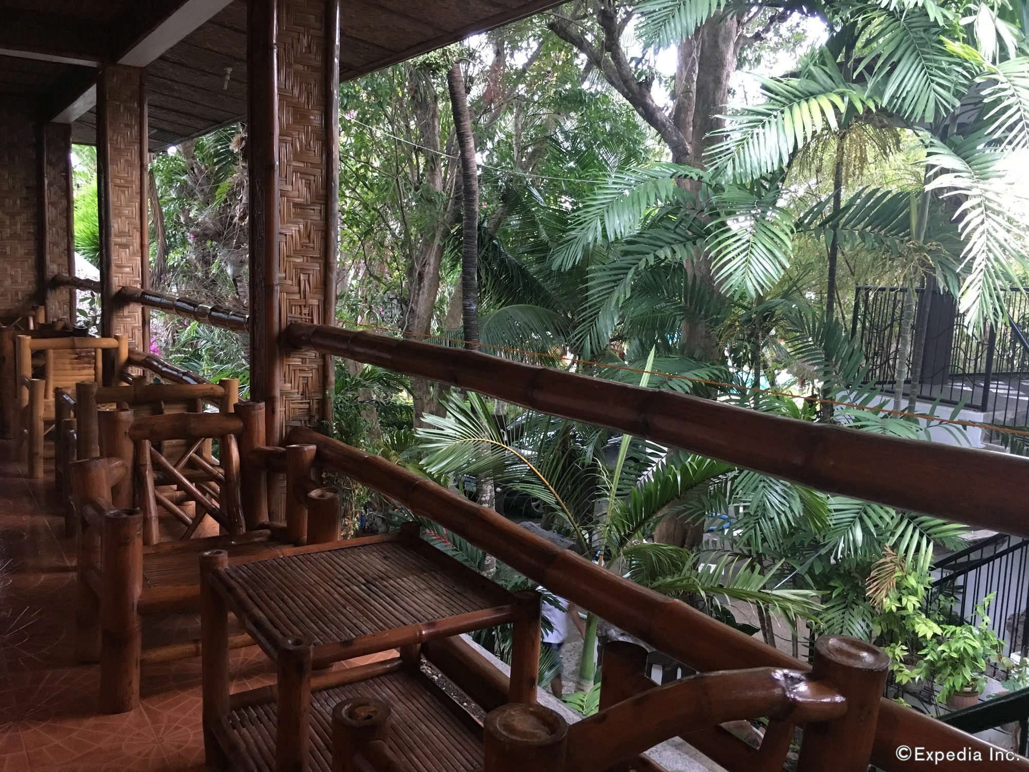 Love'S Beach & Dive Resort 몰볼 외부 사진