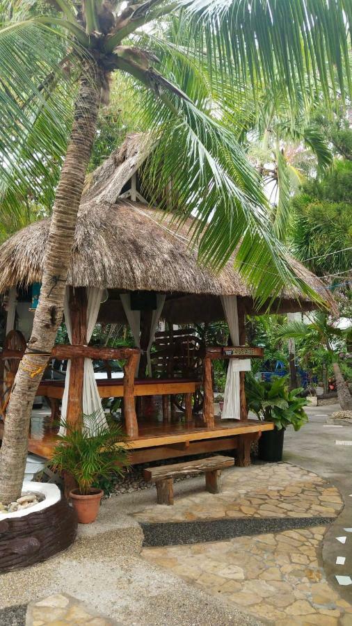 Love'S Beach & Dive Resort 몰볼 외부 사진